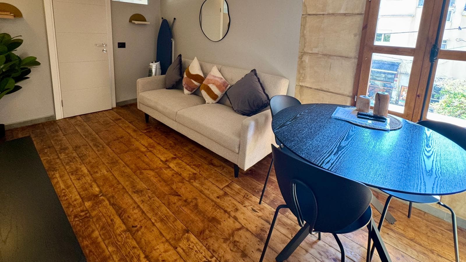 Bright living area in the Or Hakerem studio apartment in Tel Aviv